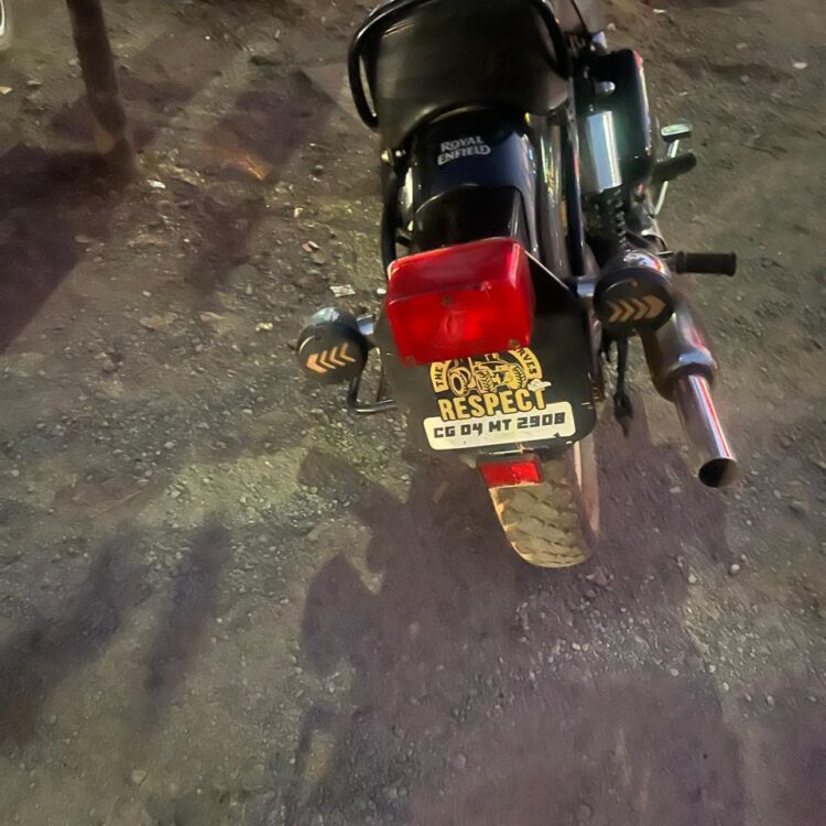 38 वाहनों पर यातायात पुलिस की कार्रवाई,फैंसी और आड़ा-तिरछा नंबर प्लेट हटाने का अभियान जारी