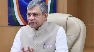 फर्जी खबरें लोकतंत्र के लिए खतरा,कड़े नियमों की जरूरत: अश्विनी वैष्णव