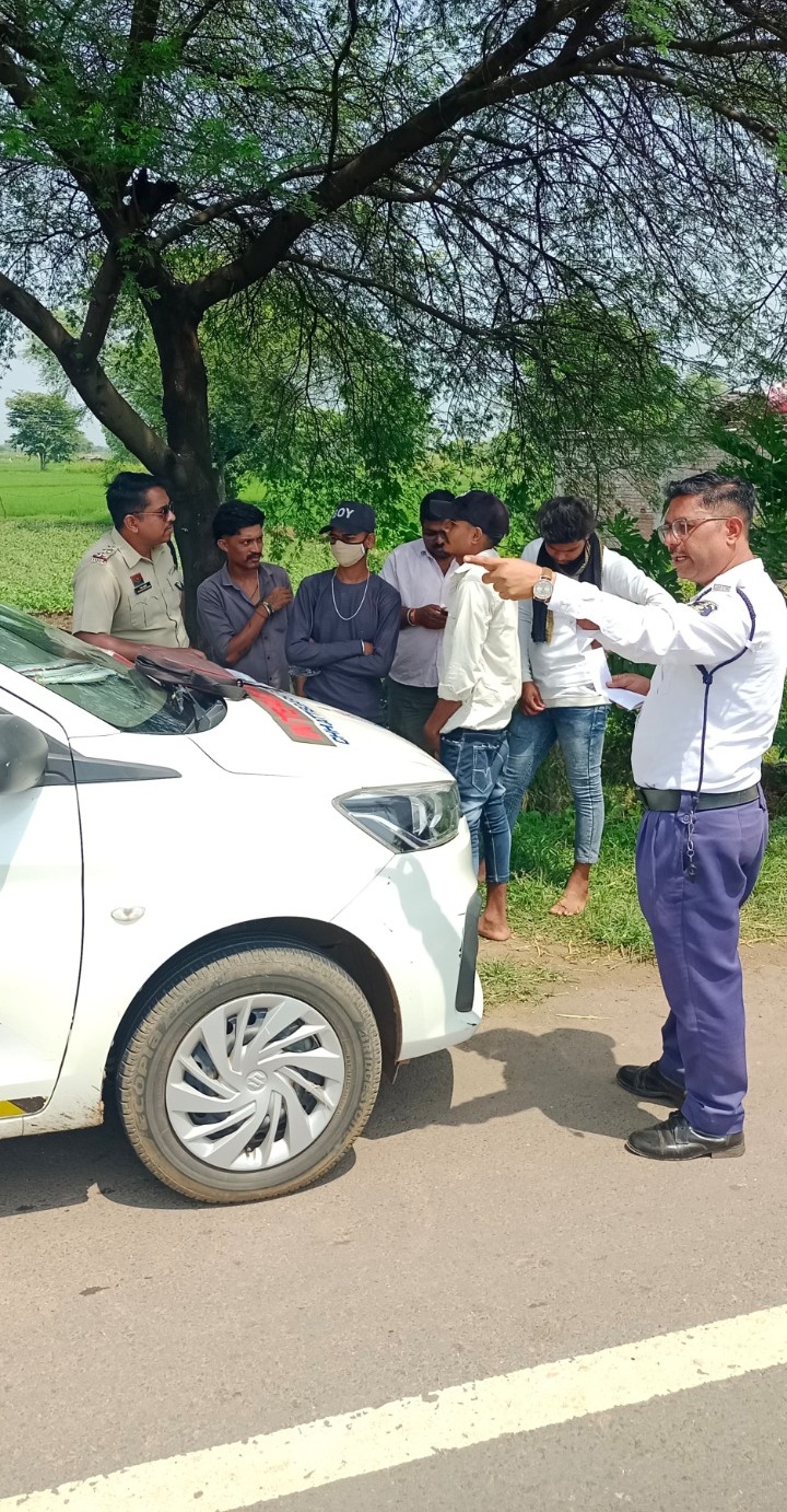  मोटर व्हीकल एक्ट के तहत 41 वाहन चालक पर की गई कार्यवाही