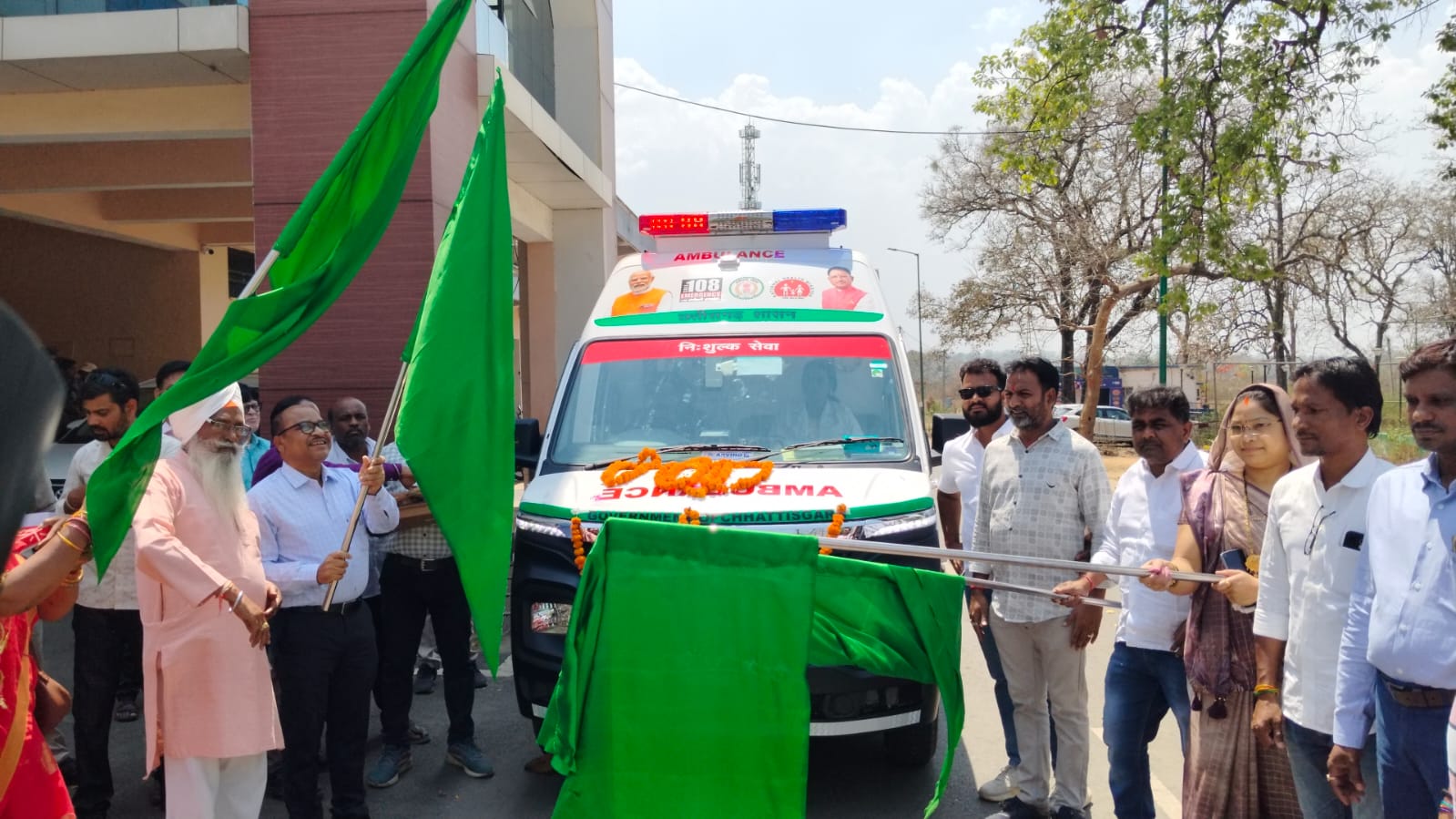 गरियाबंद में 6 नई एंबुलेंस को मिली हरी झंडी, स्वास्थ्य सेवाओं को मिलेगी मजबूती