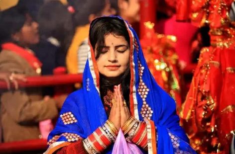 रात को महिलाएं जरूर करें ये काम, घर में बढ़ेगी सुख-समृद्धि