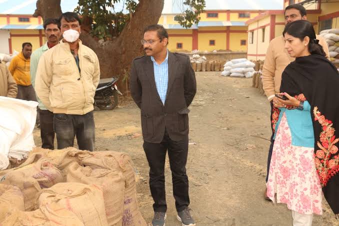 जगजीवन कुर्रे पर धान खरीदी में गड़बड़ी और लापरवाही के लगे आरोप....