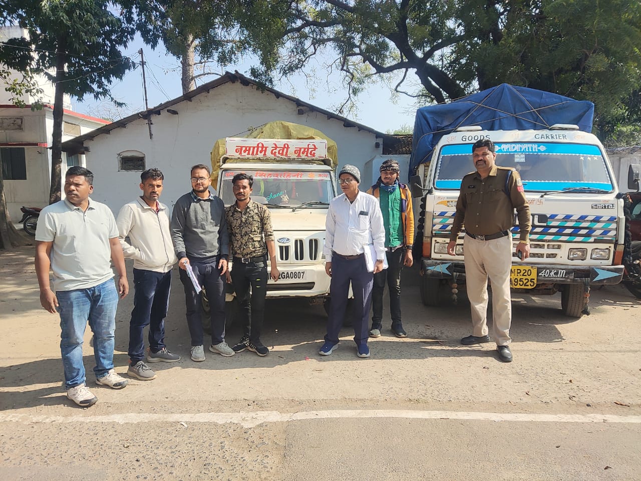 अवैध धान परिवहन के खिलाफ लगातार हो रही कार्रवाई, 258 बोरी धान जब्त..