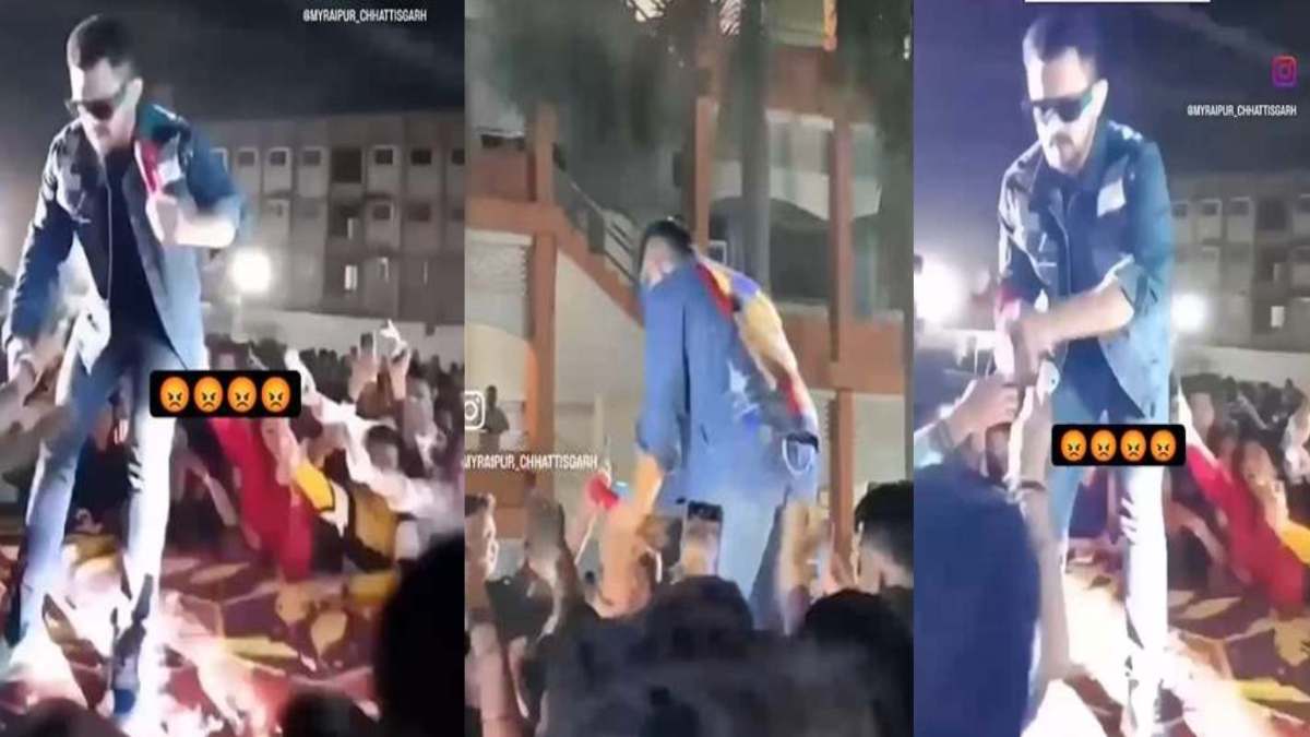 लाइव Concert के दौरान सिंगर आदित्य नारायण ने फैन को मारा और फिर मोबाइल छीनकर फेंका