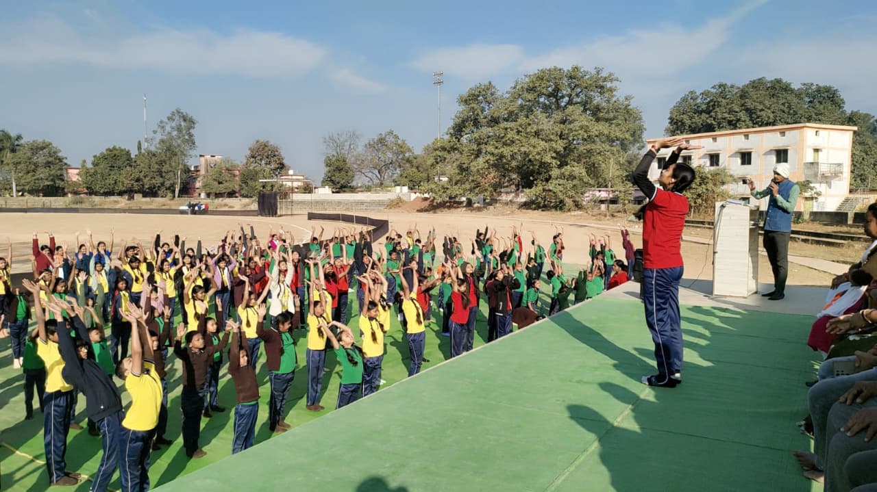 स्वामी विवेकानंद जयंती युवा दिवस एवं मकर संक्रांति के उपलक्ष में सामूहिक सूर्य नमस्कार कार्यक्रम का आयोजन 