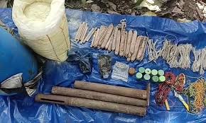 नक्सलियों के मंसूबे नाकाम: जवानों ने बड़ी मात्रा में किया विस्फोटक बरामद