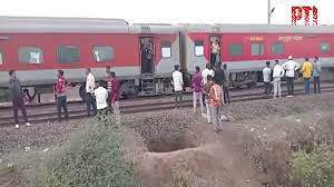 पहिए से निकली चिंगारी और अफवाह ने कैसे ले ली 12 लोगों की जान? जानें सबकुछ