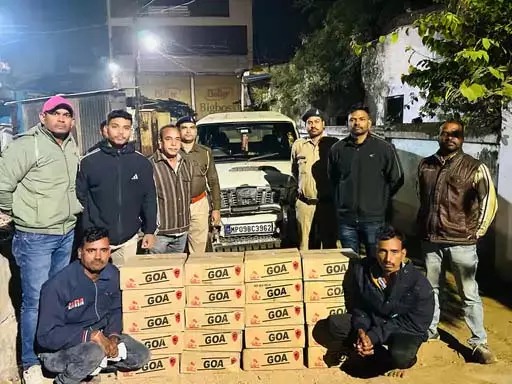 आबकारी विभाग की बड़ी कार्यवाही : स्कॉर्पियो से शराब की 20 पेटियां जब्त