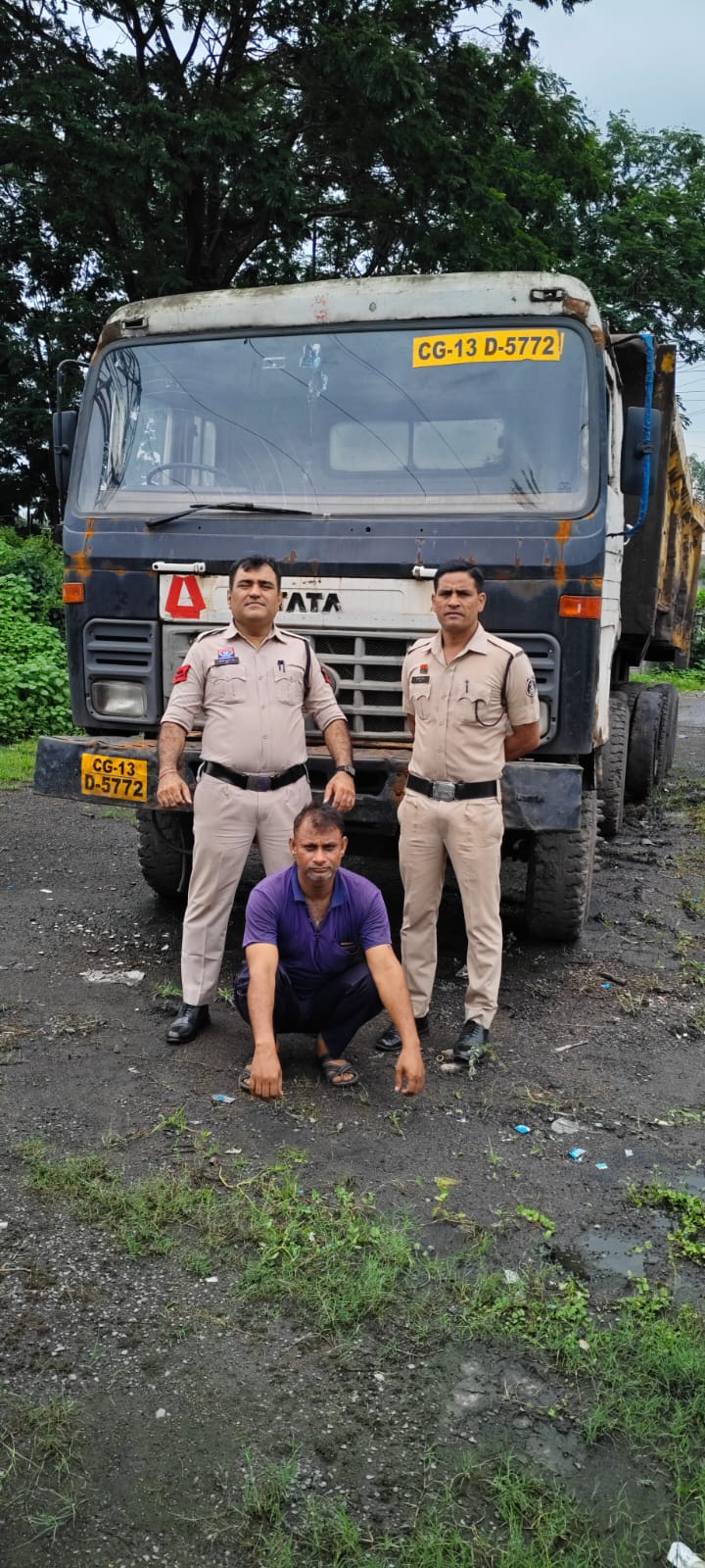 कोतरारोड़ पुलिस ने की पड़ोसी की धोखाधड़ी उजागर, पड़ोसी के ट्रेलर नम्बर से वाहन चला रहा था आरोपी