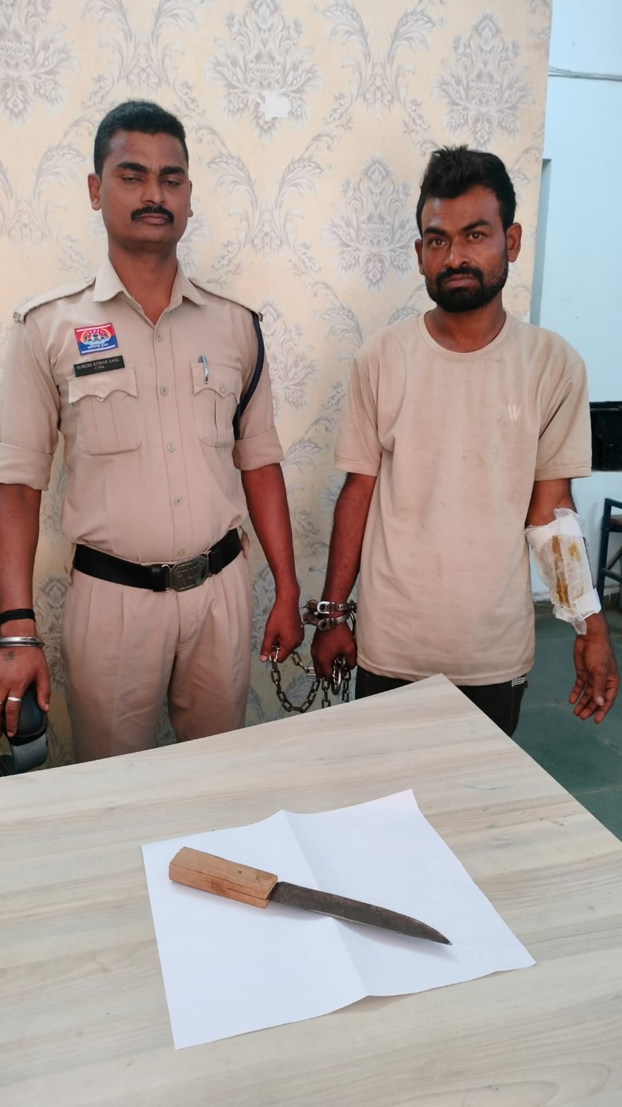 थाना माना क्षेत्र में निगरानी बदमाश को आर्म्स एक्ट में किया गया गिरफ्तार