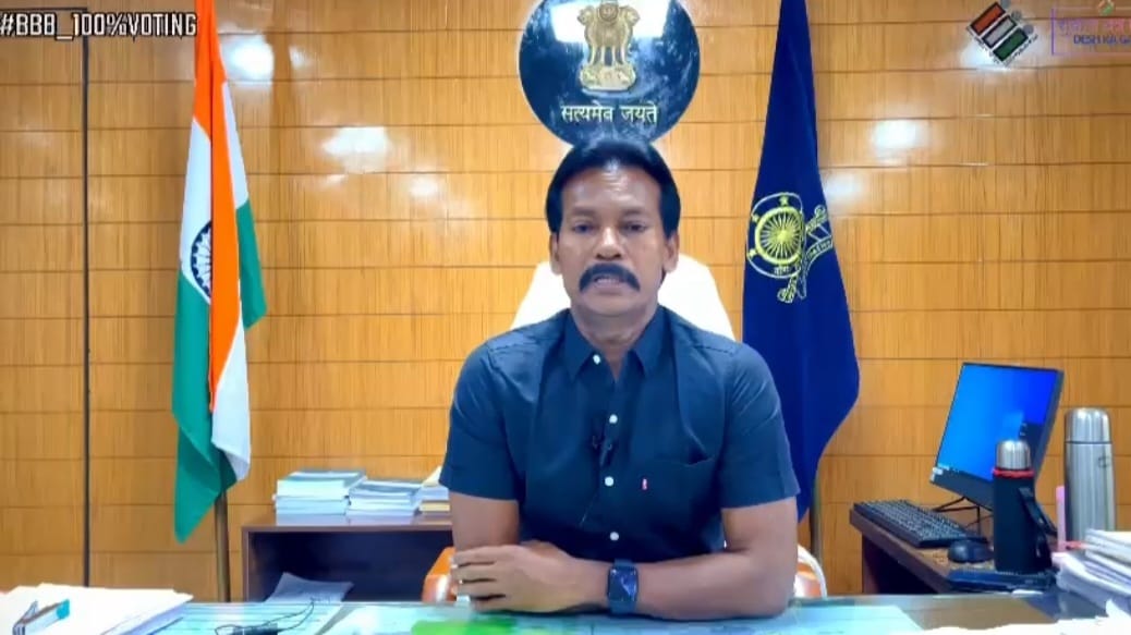 कलेक्टर ने शांतिपूर्वक मतदान के लिए मतदाताओं के प्रति जताया आभार 