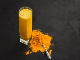 सर्दियों में हल्दी वाला दूध पीने के ये 5 बड़े फायदे क्या जानते हैं आप?