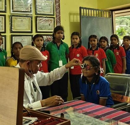 मुख्यमंत्री विष्णु देव साय के सुशासन की धरातल पर झलक,नवोन्मेषी पहल से छात्रावासों के बच्चों को मिली बेहतर दृष्टि