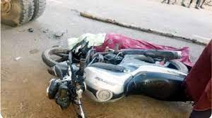 हाइवा चालक ने लगाया ब्रेक तो पीछे आ रही बाइक टकराई, जीजा-साले की मौत