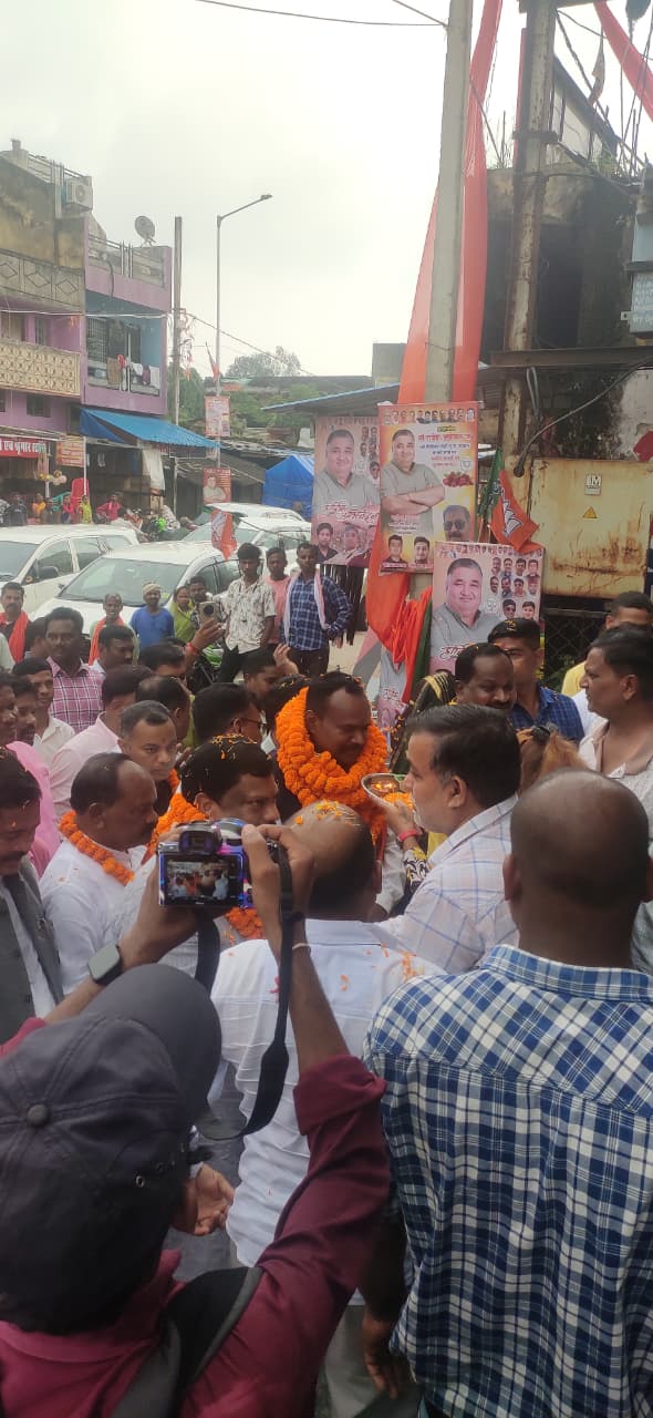 प्रदेशअनुसूची जनजाति अध्यक्ष एवं औषधि पादप बोर्ड के अध्यक्ष के आगमन पर किया गया भव्य स्वागत