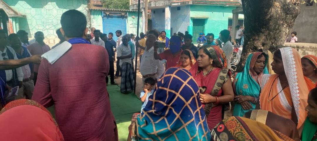 चुनाव प्रचार के दौरान बसपा प्रत्याशी को करना पड़ा लोगों के विरोध का सामना