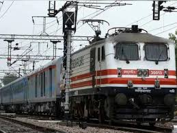 प्रताड़ना से परेशान इंजीनियर ने दी जान,ट्रेन के सामने कूदा