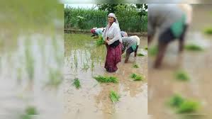 पति हैं पुलिस अधिकारी, लेकिन खेती से लगाव बरकरार,कौन हैं लाखों कमाने वाली अदिति कश्यप ?