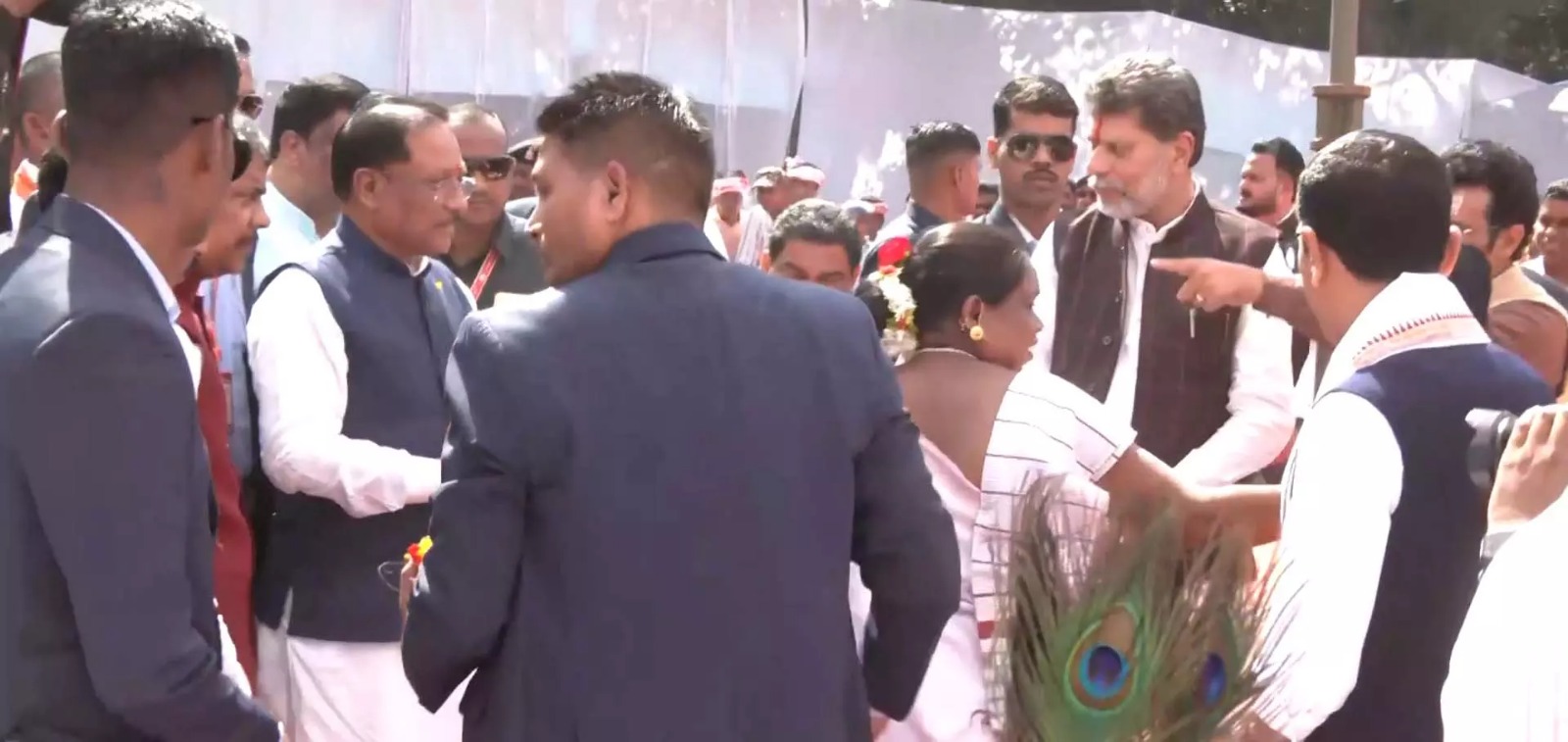 जगदलपुर पहुंचे CM साय जनजातीय गौरव दिवस में हुए शामिल