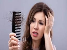 झड़तें बालों से हैं परेशान तो आज ही फॉलो करें ये टिप्स 