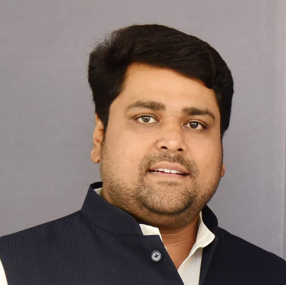 सुरगी सड़क निर्माण की असलियत ग्रामीणों ने बयां की, सत्‍ता के मद में पूर्व सांसद इन्‍हें झूठला रहे : जितेंद्र मुदलियार