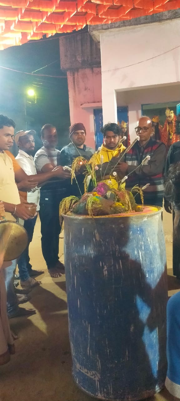 दीपावली उत्सव समिति के द्वारा गोवर्धन पूजा किया गया