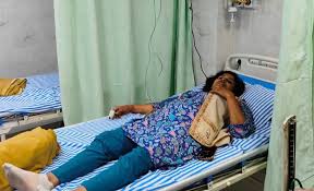 पूर्व सीएम बघेल के बेटे चैतन्य की रिहाई के दौरान कांग्रेसियों के आतिशबाजी से महिला पत्रकार घायल