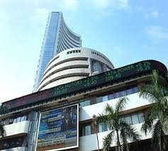 शेयर मार्केट अब गिरावट की पटरी पर तेज,77000 से नीचे आया सेंसेक्स