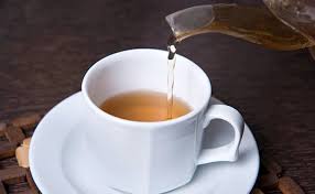 Herbal Tea Benefits: निखरी त्वचा के लिए ऐसे तैयार करें हर्बल टी