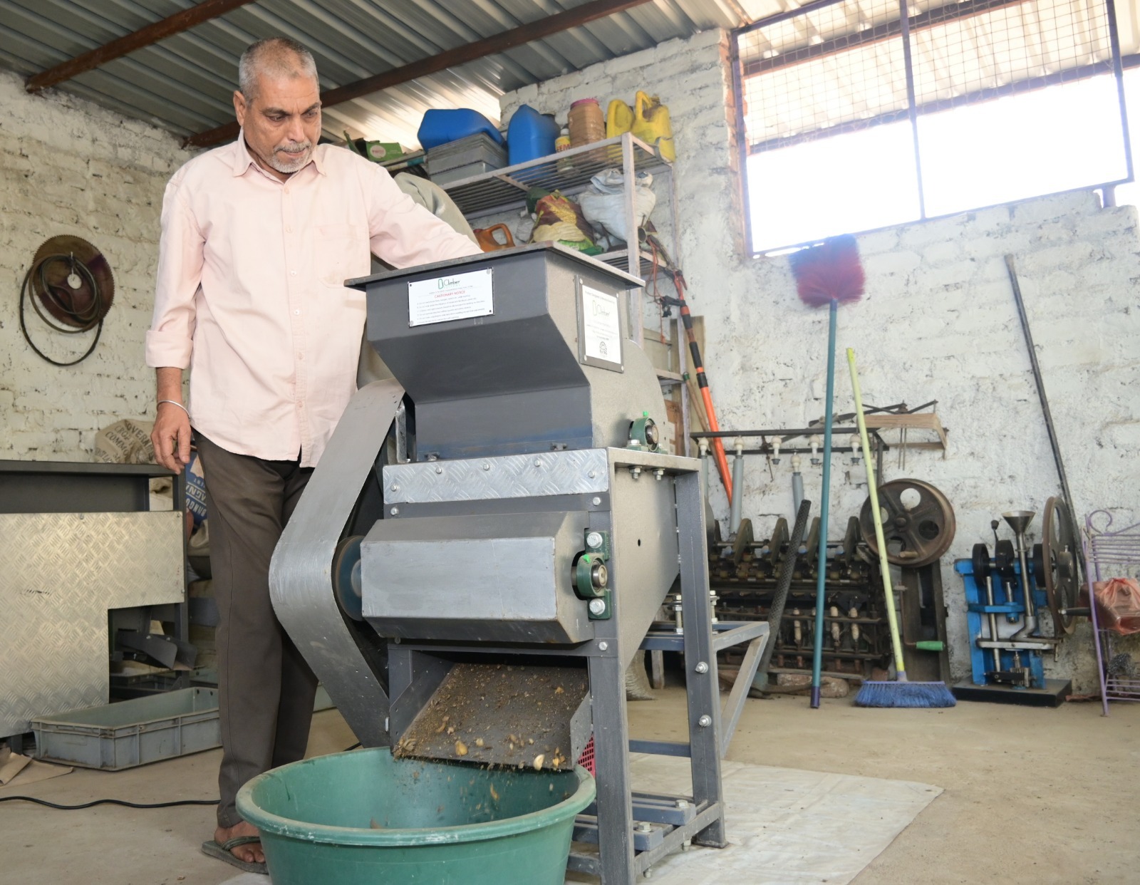 धुन के पक्के प्रदीप ने अपनी जिद से बदली किस्मत की तस्वीर