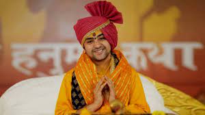 पंडित धीरेंद्र शास्‍त्री आज एक हजार लोगों को कराएंगे घर वापसी, इन्‍होंंने हिंदू धर्म को छोड़ अपना लिया था दूसरा धर्म