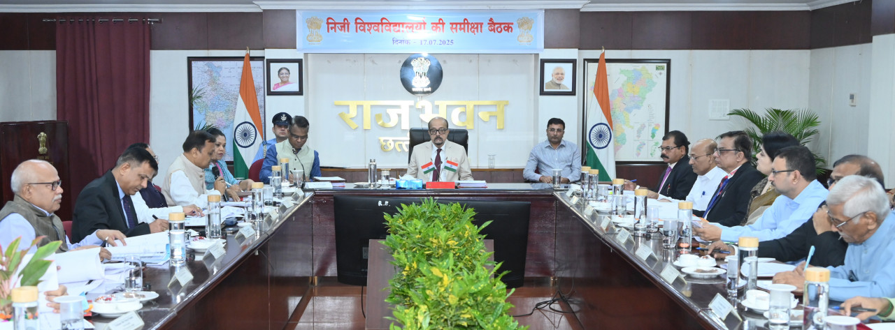 निजी विश्वविद्यालय केवल डिग्री न बांटें, गुणवत्तापूर्ण शिक्षा दें  : राज्यपाल रमेन डेका