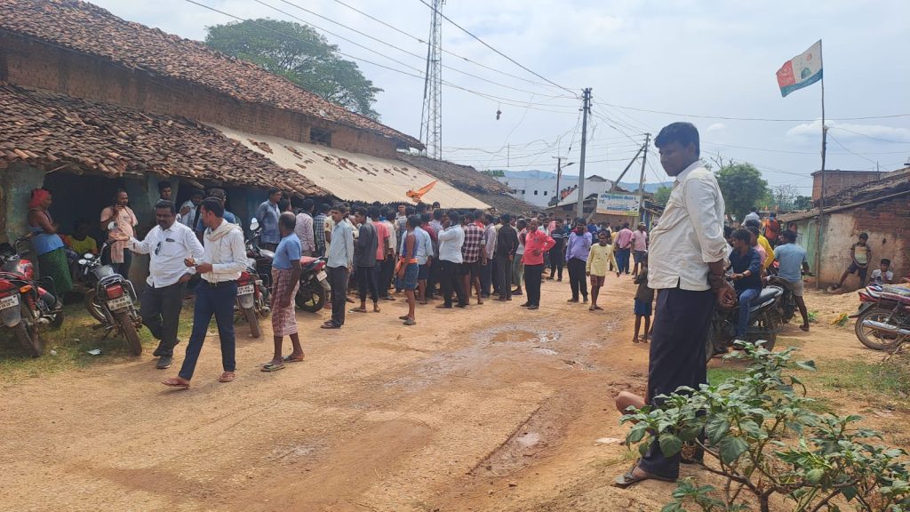 छत्तीसगढ़:  एक ही परिवार के पांच लोगों की हथौड़ा और टंगिया से वार कर बेरहमी से हत्या 
