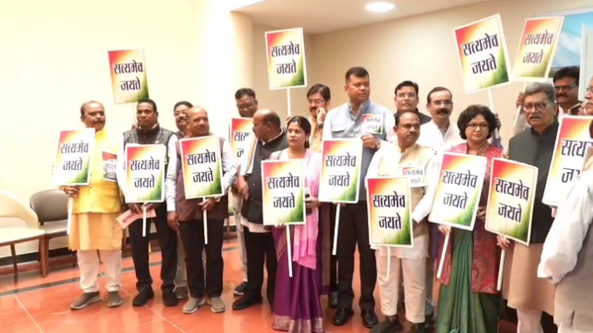 शीतकालीन सत्र का आखिरी दिन : सत्यमेव जयते का पोस्टर लेकर सदन में पहुंचे कांग्रेस विधायक, निलंबित…