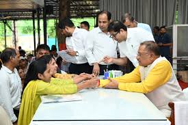  जन दर्शन में मुख्यमंत्री को बहनों ने बांधी राखी, मुख्यमंत्री ने कहा- रक्षाबंधन का देंगे उपहार