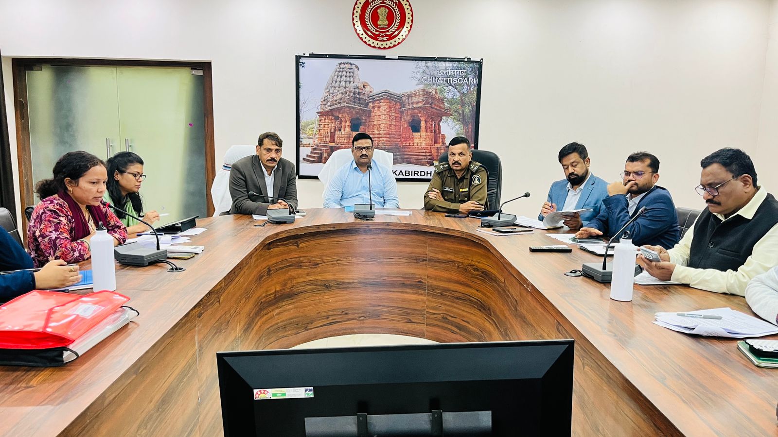 आचार संहिता का कड़ाई से पालन हो, सभी टीम निष्पक्षता के काम करें - आब्जर्वर  बी विवेकानंद  रेड्डी