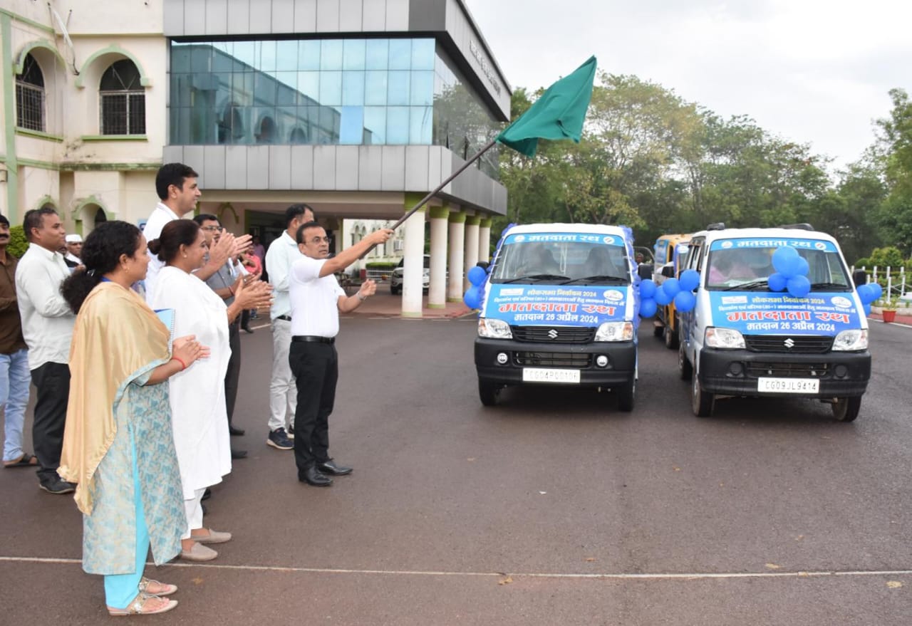 कबीरधाम जिले में दिव्यांग और 80 प्लस 527 मतदान केन्द्रों के लिए निःशुल्क 199 परिवहन की व्यवस्था   

