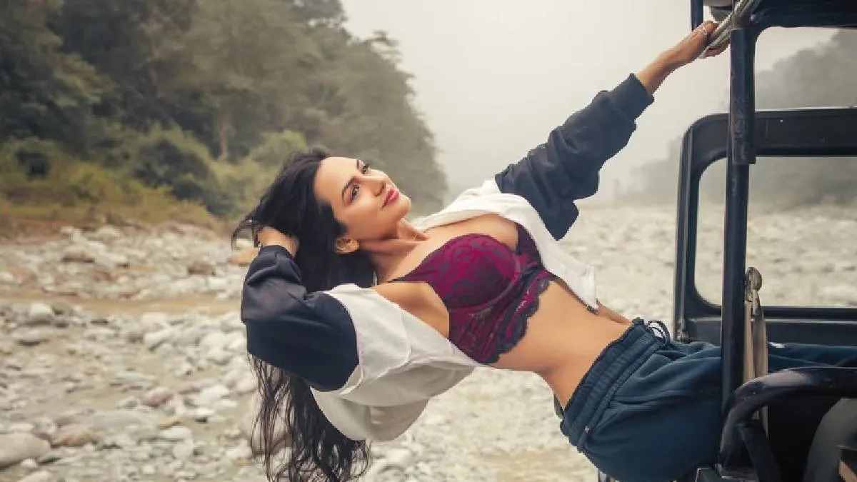 मैं बाइसेक्सुअल हूं…आकांक्षा चमोला का बड़ा खुलासा, शादी से पहले लड़कियों संग रिश्तों पर तोड़ी चुप्पी