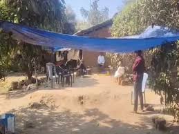 युवक ने पहले पत्नी को धारदार हथियार से उतारा मौत के घाट, फिर आत्महत्या का प्रयास