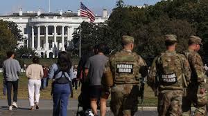 ट्रंप प्रशासन प्रवासियों पर बढ़ा रहा दबाव, अमेरिकी अधिकारी जेल भेजने की दे रहे धमकी