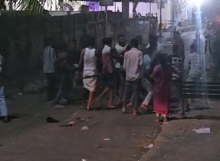 कोरिया में पुरानी रंजिश ने लिया खूनी रूप! बाजार पारा में हथियारों से हमला, इलाके में दहशत