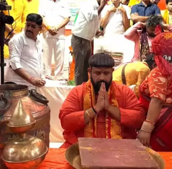 सक्ति में घर वापसी का बड़ा आयोजन: 610 लोगों ने अपनाया हिंदू धर्म, प्रबल प्रताप सिंह जूदेव रहे मौजूद