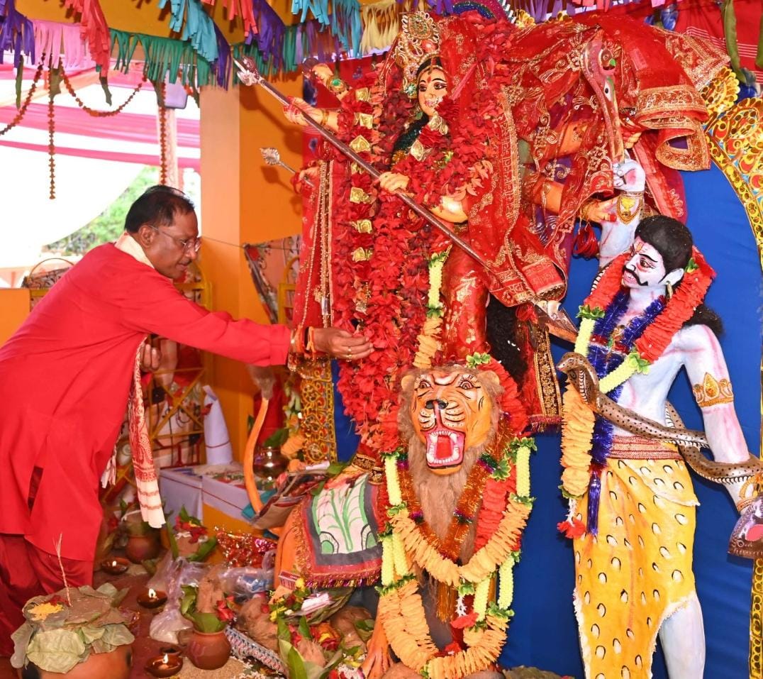 मुख्यमंत्री विष्णु देव साय ने की मां दुर्गा की पूजा अर्चना