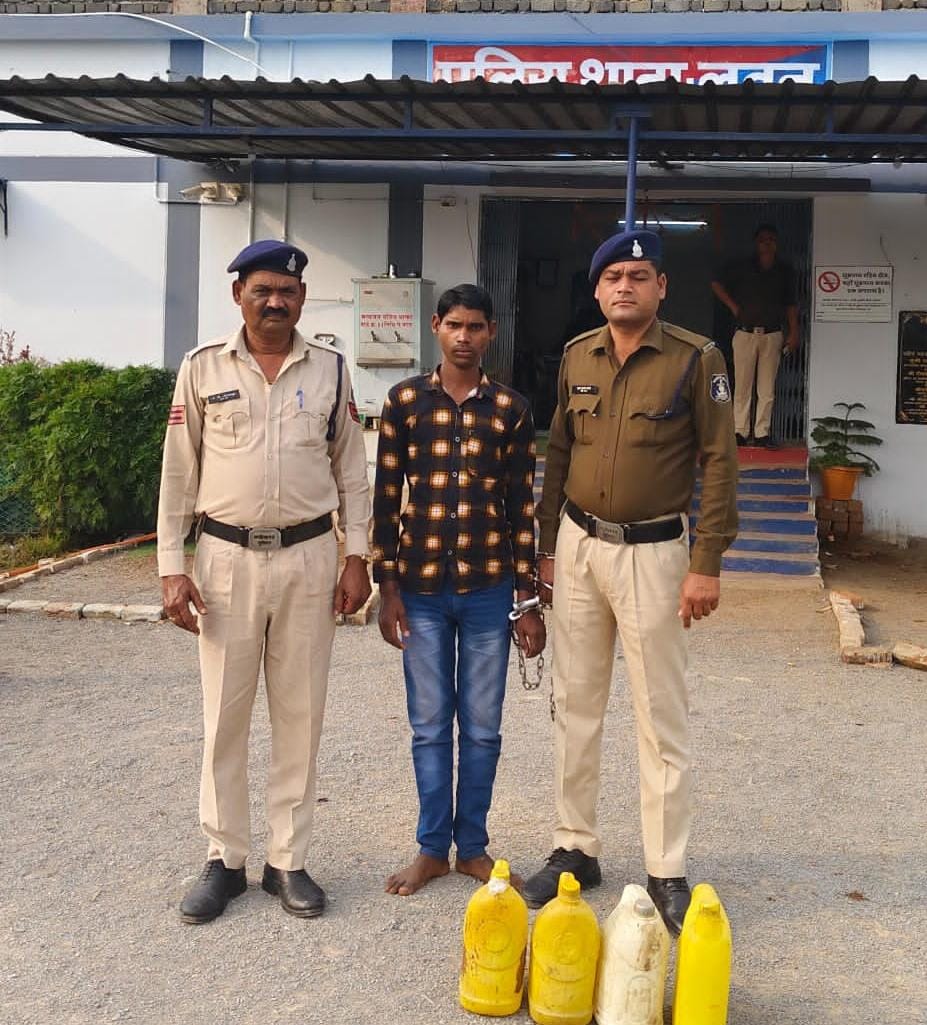 केसर पराग का शराब कोचियों के खिलाफ खौफ अवतार जारी है,पूरे लवन अंचल में अवैध कारोबारियों में जारी है खौफ