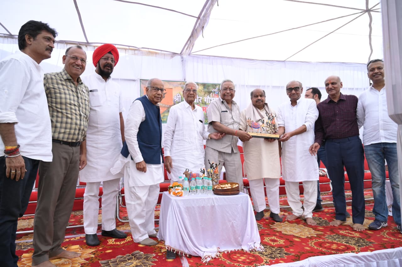 महावीर गौशाला में गोपाष्टमी महोत्सव का आयोजन, विधायक मिश्रा हुए शामिल, “गौ सेवा ही मानवता की सच्ची पहचान”  : पुरंदर मिश्रा