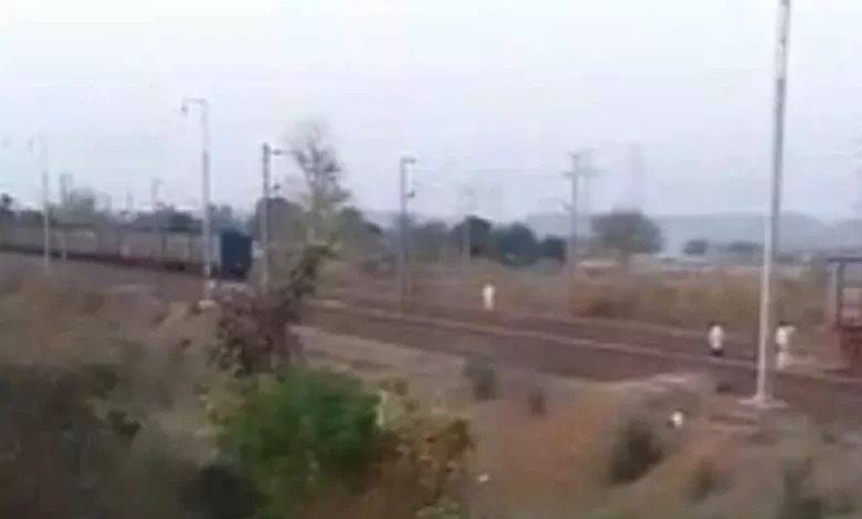 बिलासपुर-कटनी रेल सेक्शन में बड़ा हादसा टला, पेंड्रारोड के पास दो हिस्सों में बंटी मालगाड़ी