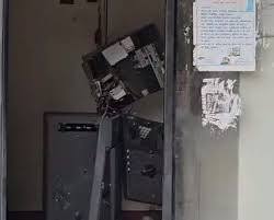 सुकमा कलेक्टोरेट परिसर में कुल्हाड़ी से एटीएम तोड़ने की कोशिश,युवक मौके पर दबोचा गया 