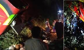 आंध्र प्रदेश में बड़ा सड़क हादसा, खाई में बस गिरने से 9 लोगों की मौत