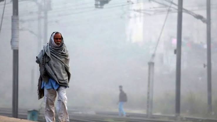 कपकपाती ठंड में बर्फ बारिश..