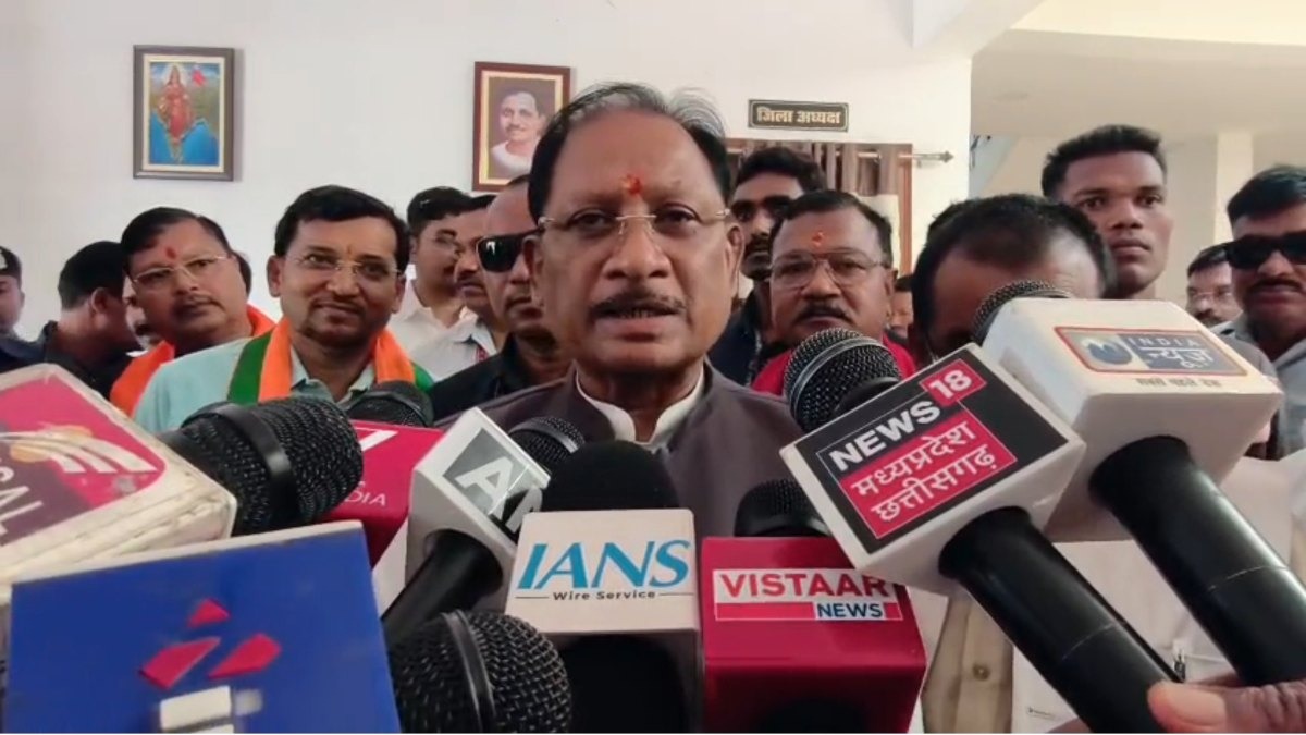 डीलिस्टिंग विवाद पर सीएम साय का कांग्रेस पर पलटवार, बोले- “आधी-अधूरी जानकारी फैला रही है कांग्रेस”
